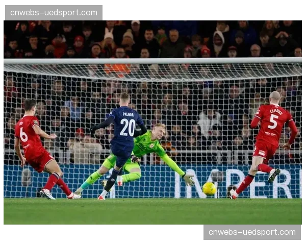 法兰克福0-0闷平科隆,两队合计41次传中仅3次形成射门 法兰克福0-0闷平科隆,两队合计41次传中仅3次形成射门