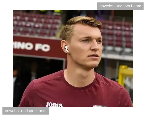 消息：赛前最后一练，国米全员健康，仅德弗莱进行单独恢复